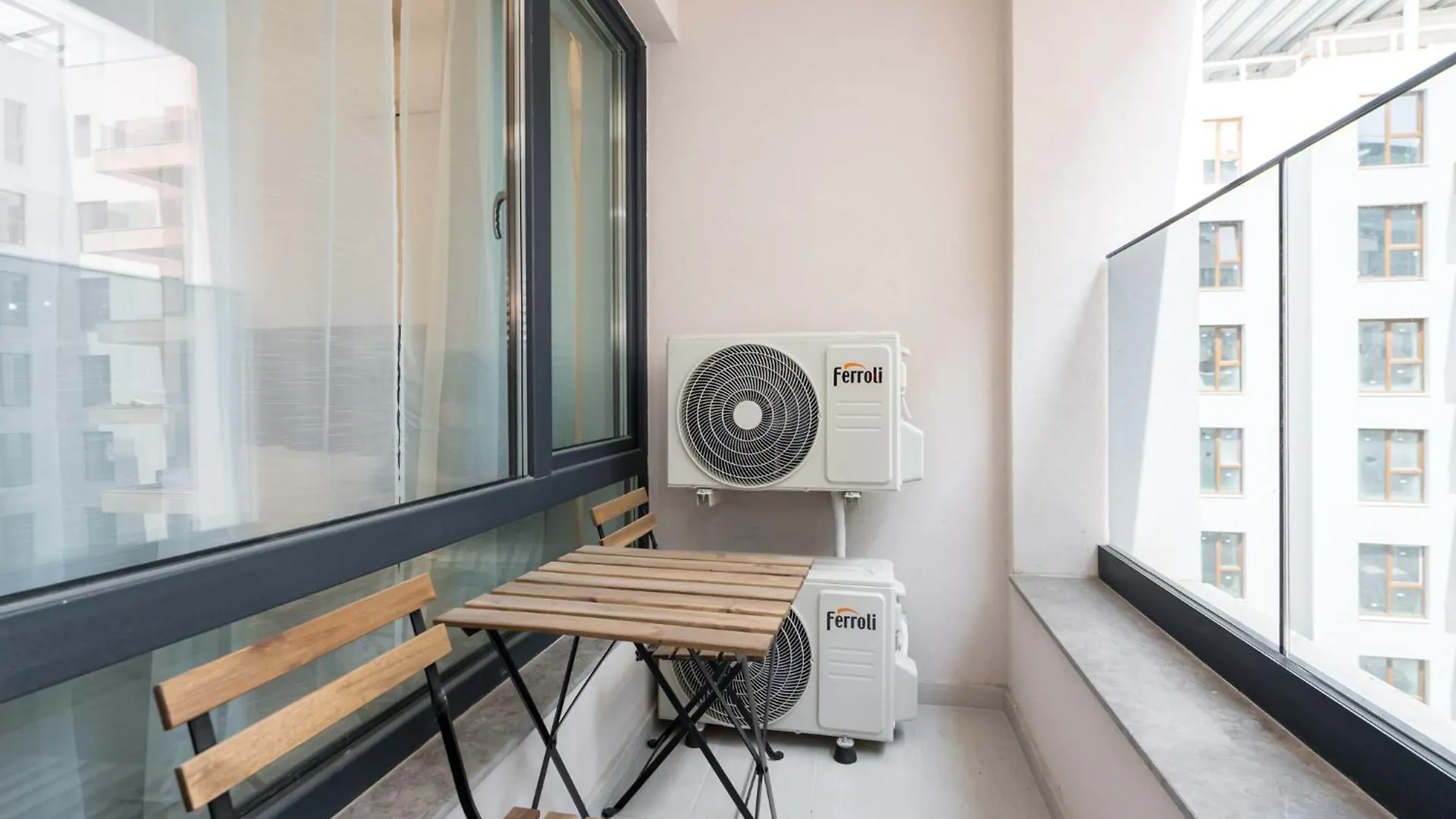 Viapipera Apartments - Modern Stay On Pipera Blvd Bucharest