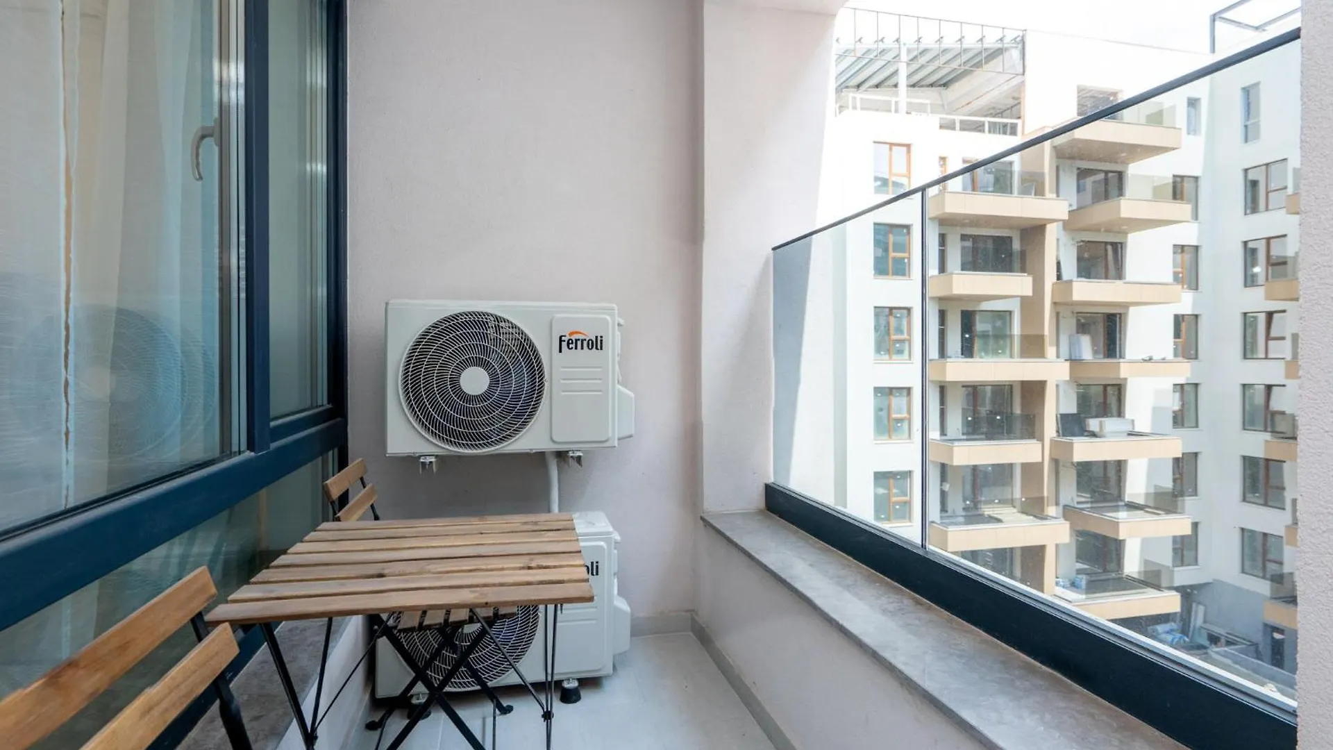 Viapipera Apartments - Modern Stay On Pipera Blvd Bucharest