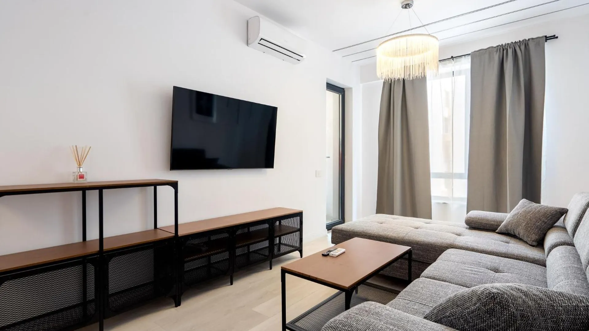 Viapipera Apartments - Modern Stay On Pipera Blvd Bucharest Romania