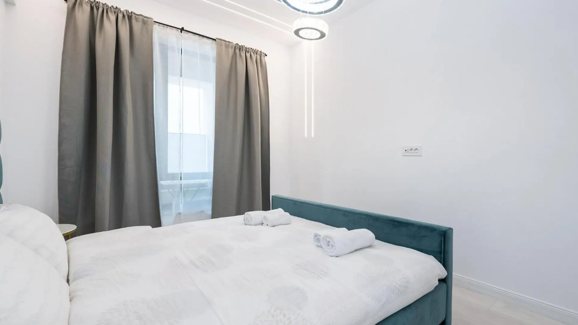 Viapipera Apartments - Modern Stay On Pipera Blvd Bucharest 0*,