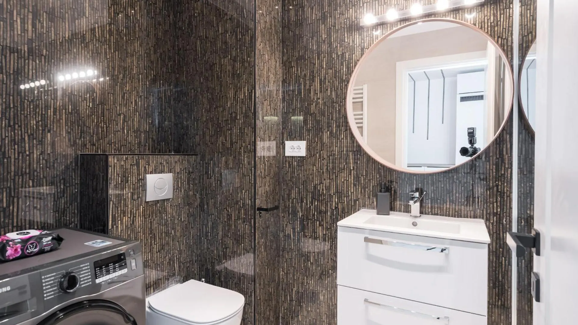 Viapipera Apartments - Modern Stay On Pipera Blvd Bucharest